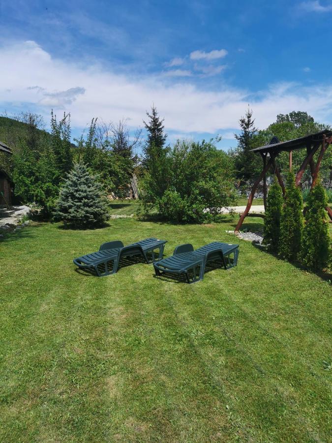 The Wooden House Villa Moldovenesti Exterior photo