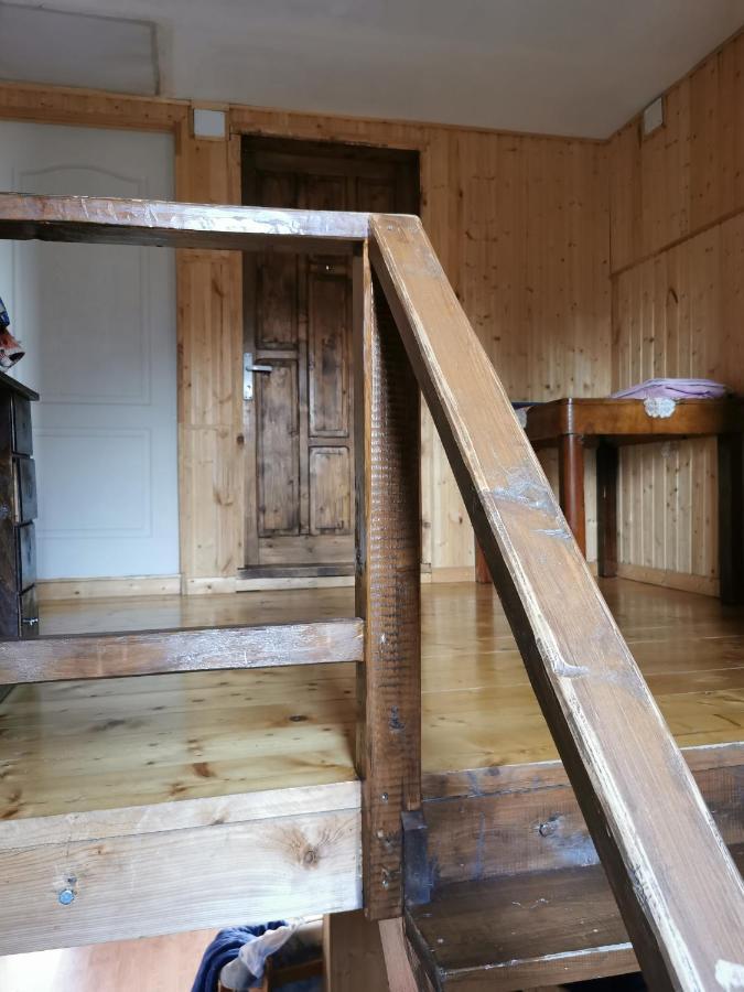 The Wooden House Villa Moldovenesti Exterior photo
