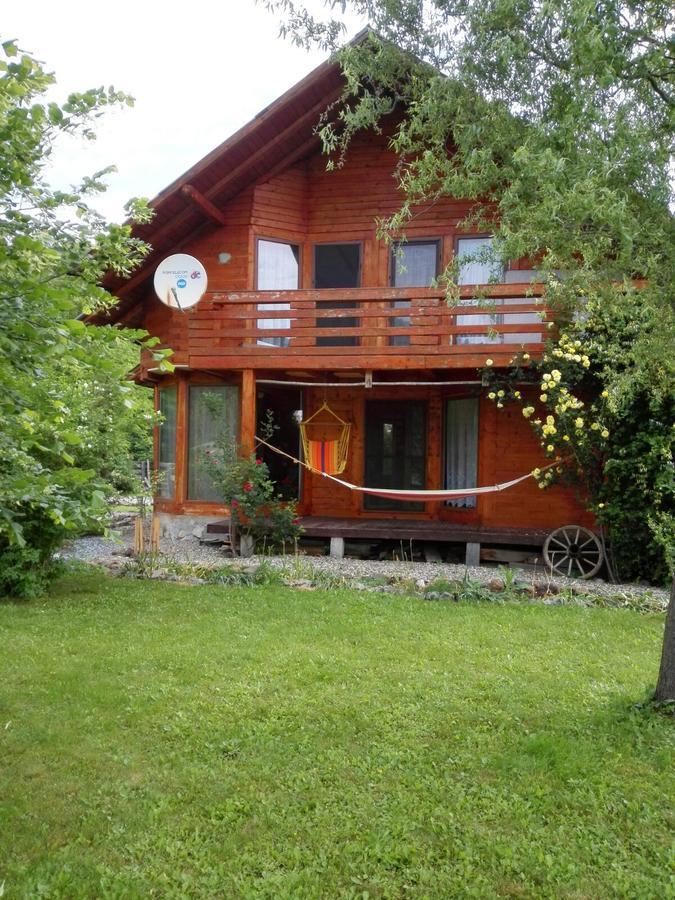 The Wooden House Villa Moldovenesti Exterior photo